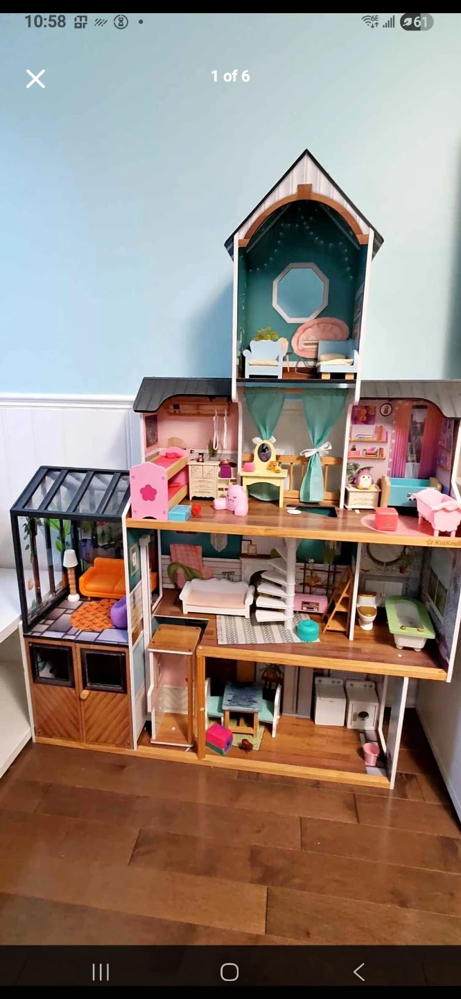 Dollhouse with Accessories