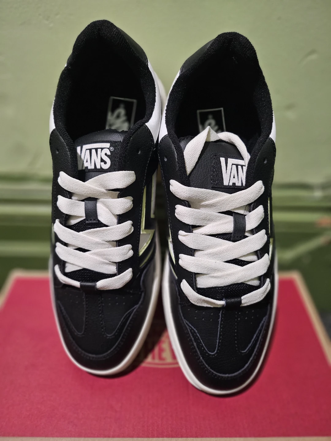 Vans Upland Black "10.0" Skate Shoes - photo 2
