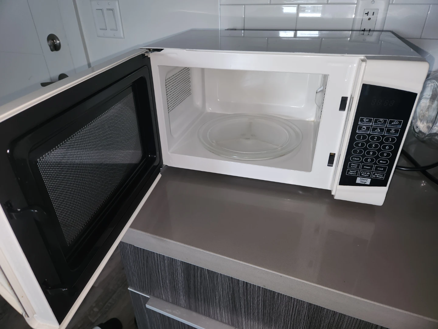 Danby Designer Microwave - photo 2