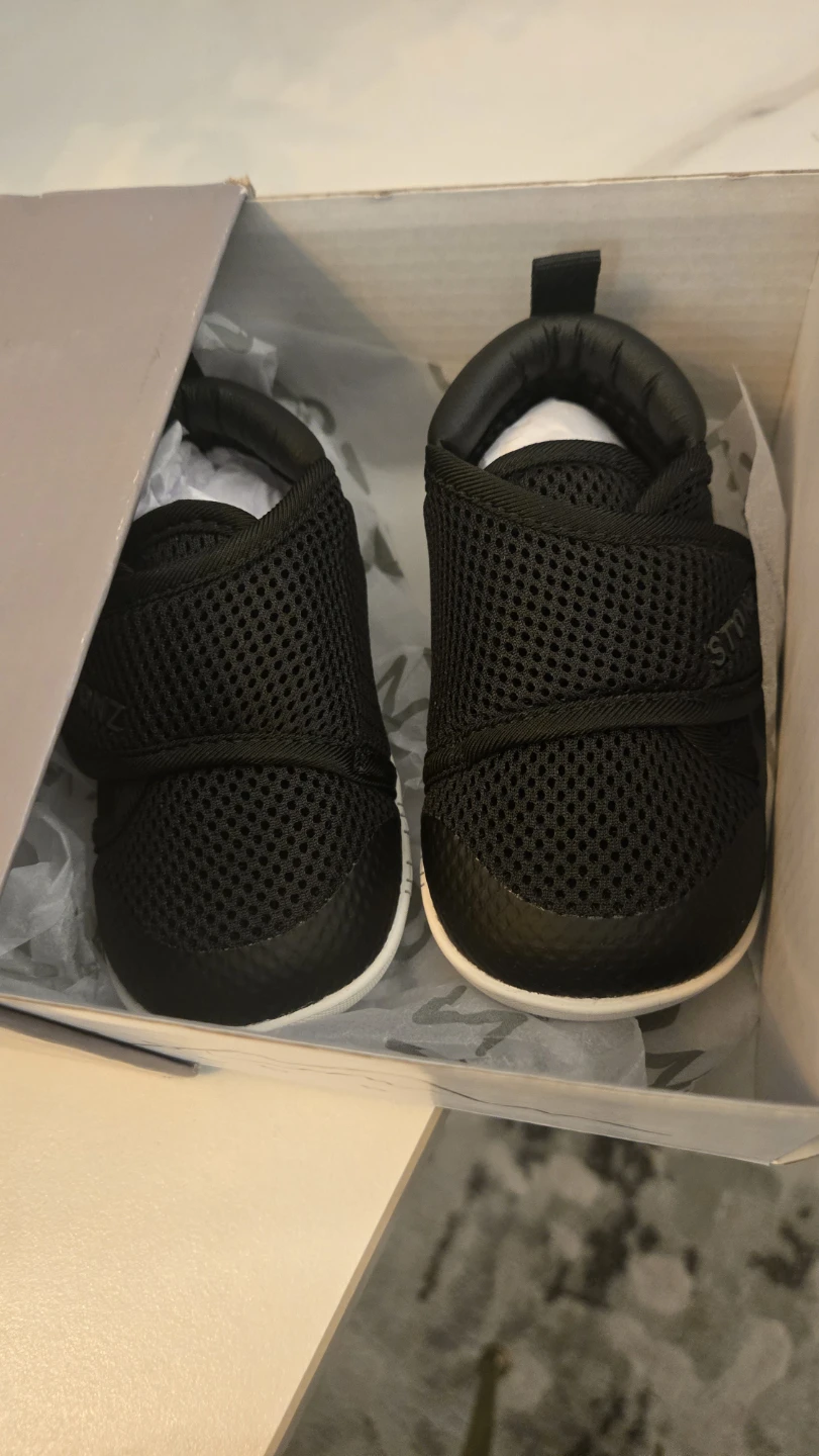 Stonz Baby Shoes - Black - Size 5 - photo 2