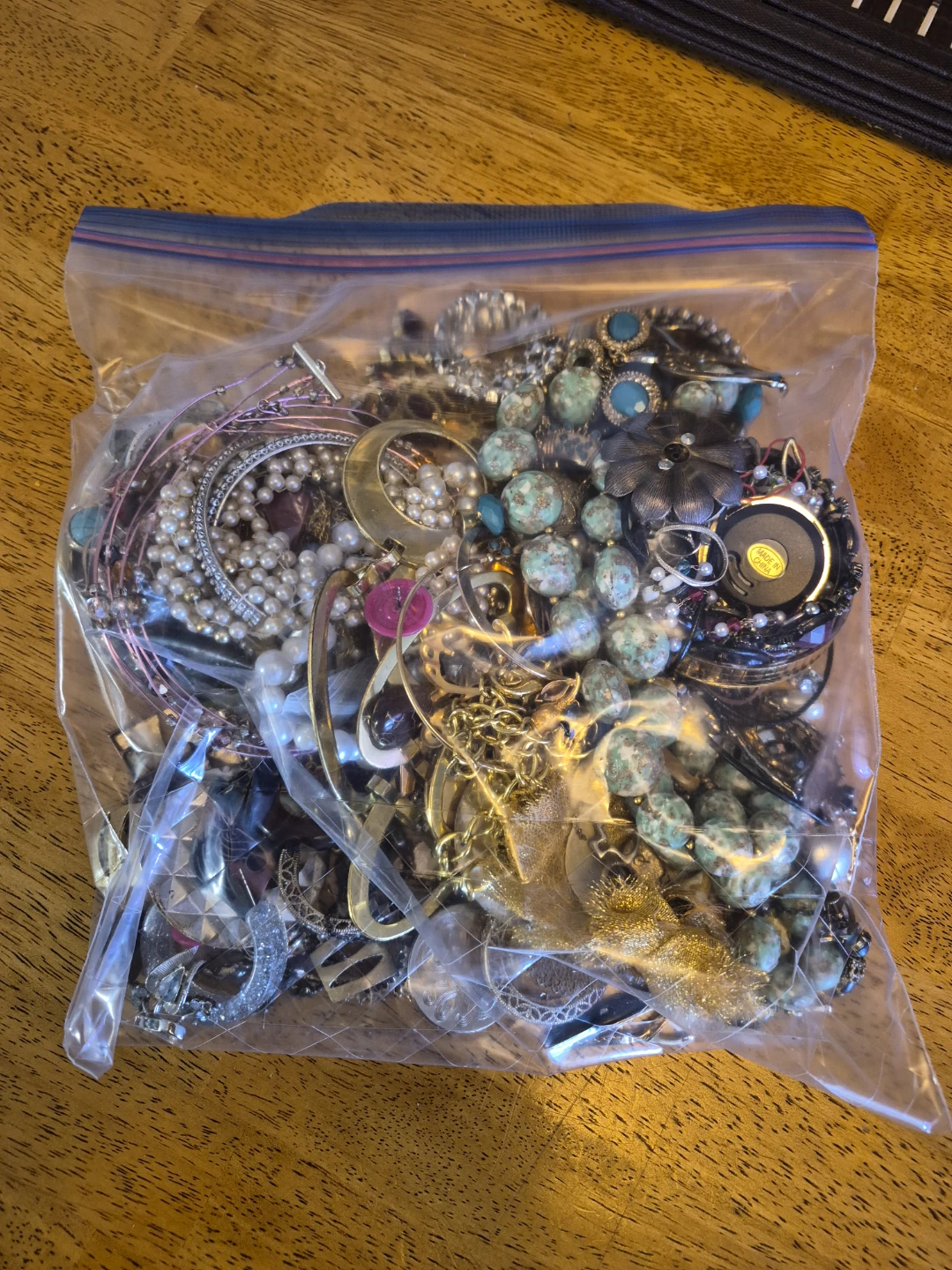 2.5 lbs of Old, Broken, Beads, Unmatched...