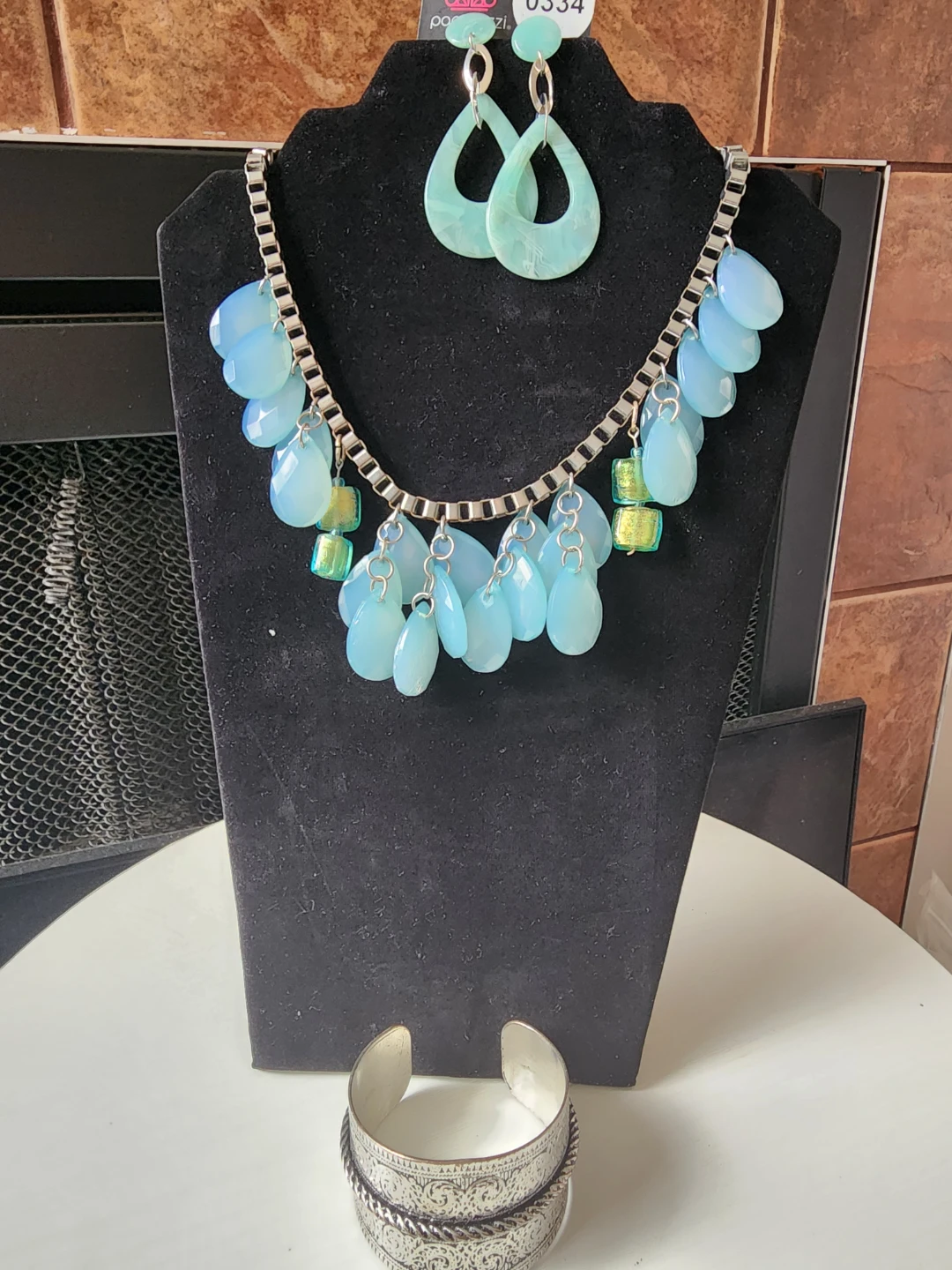 Paparazzi Jewelry Set - Necklace & Earrings