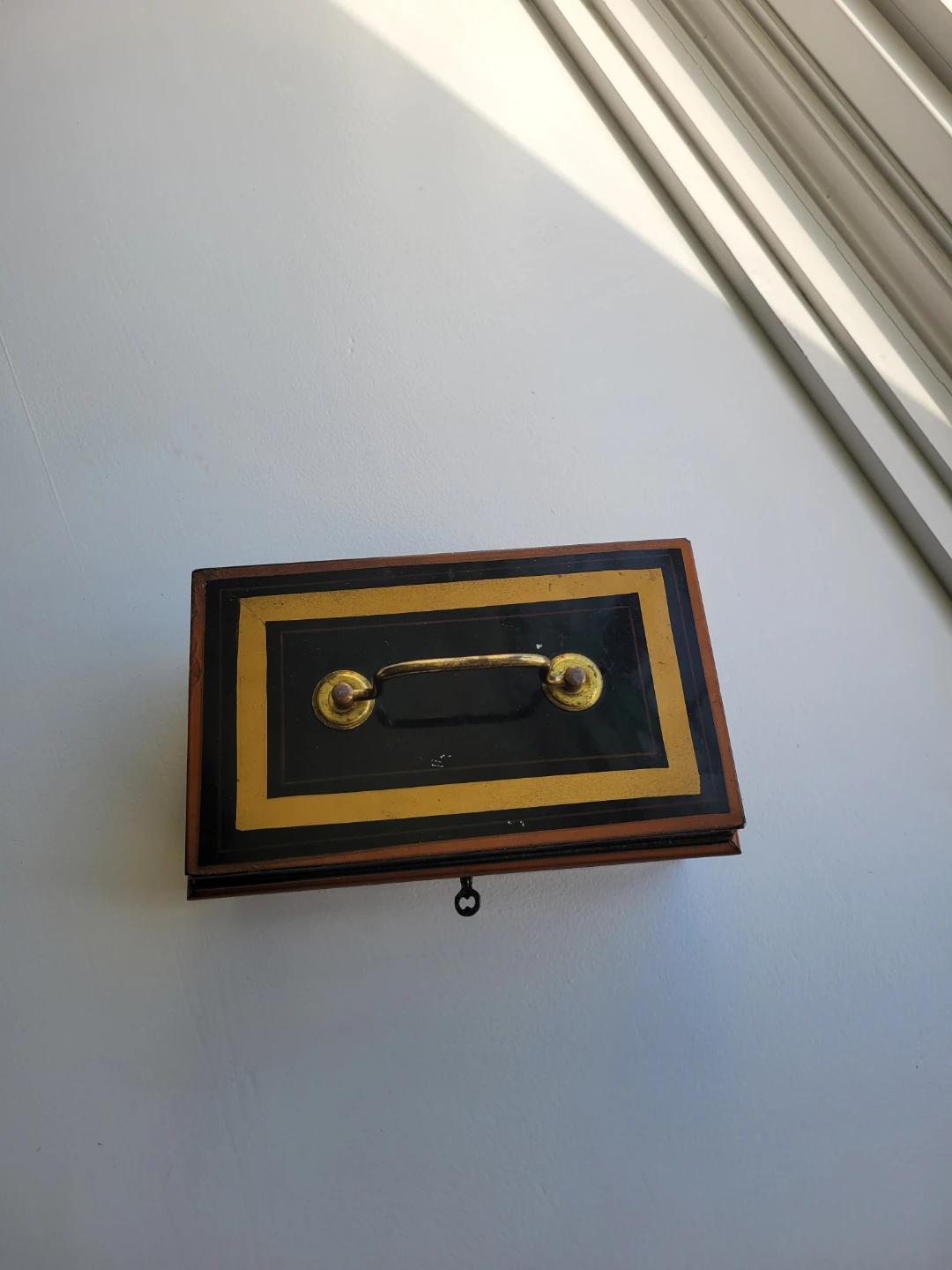 Vintage Metal Cash Box with Handle and Lock. Toleware lock box - photo 2