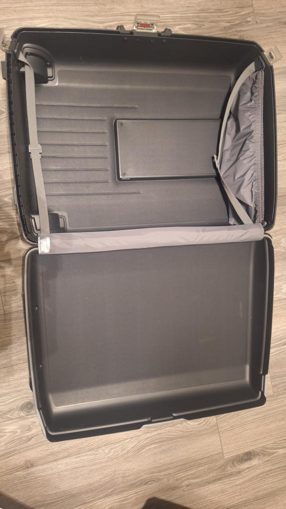 vintage American Tourister Luggage - photo 2