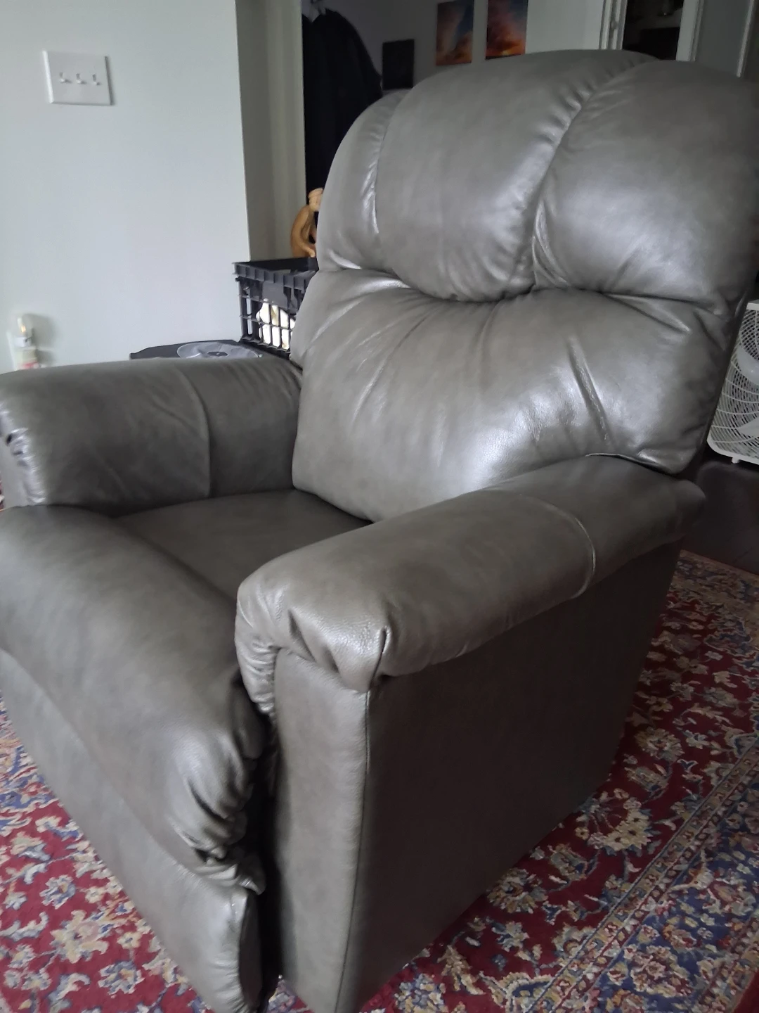 Unused Lazyboy Recliner - photo 3