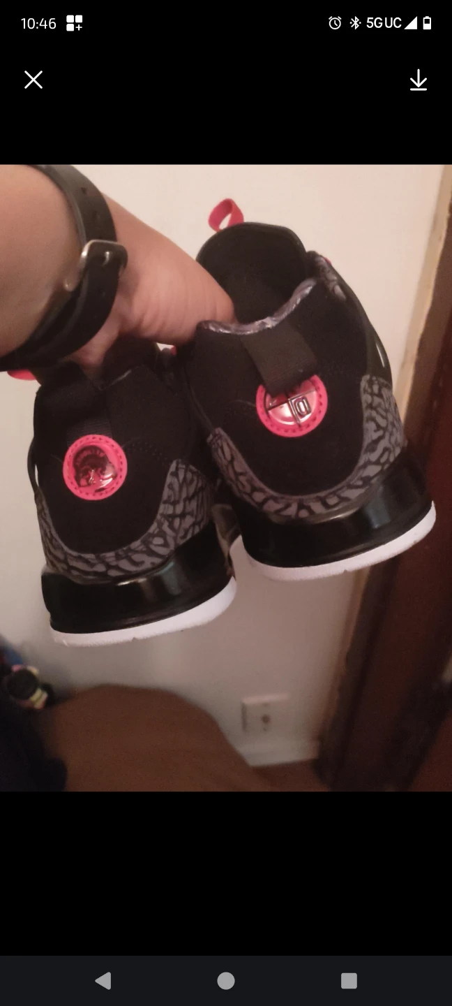 Black & Red Air Jordan - photo 3