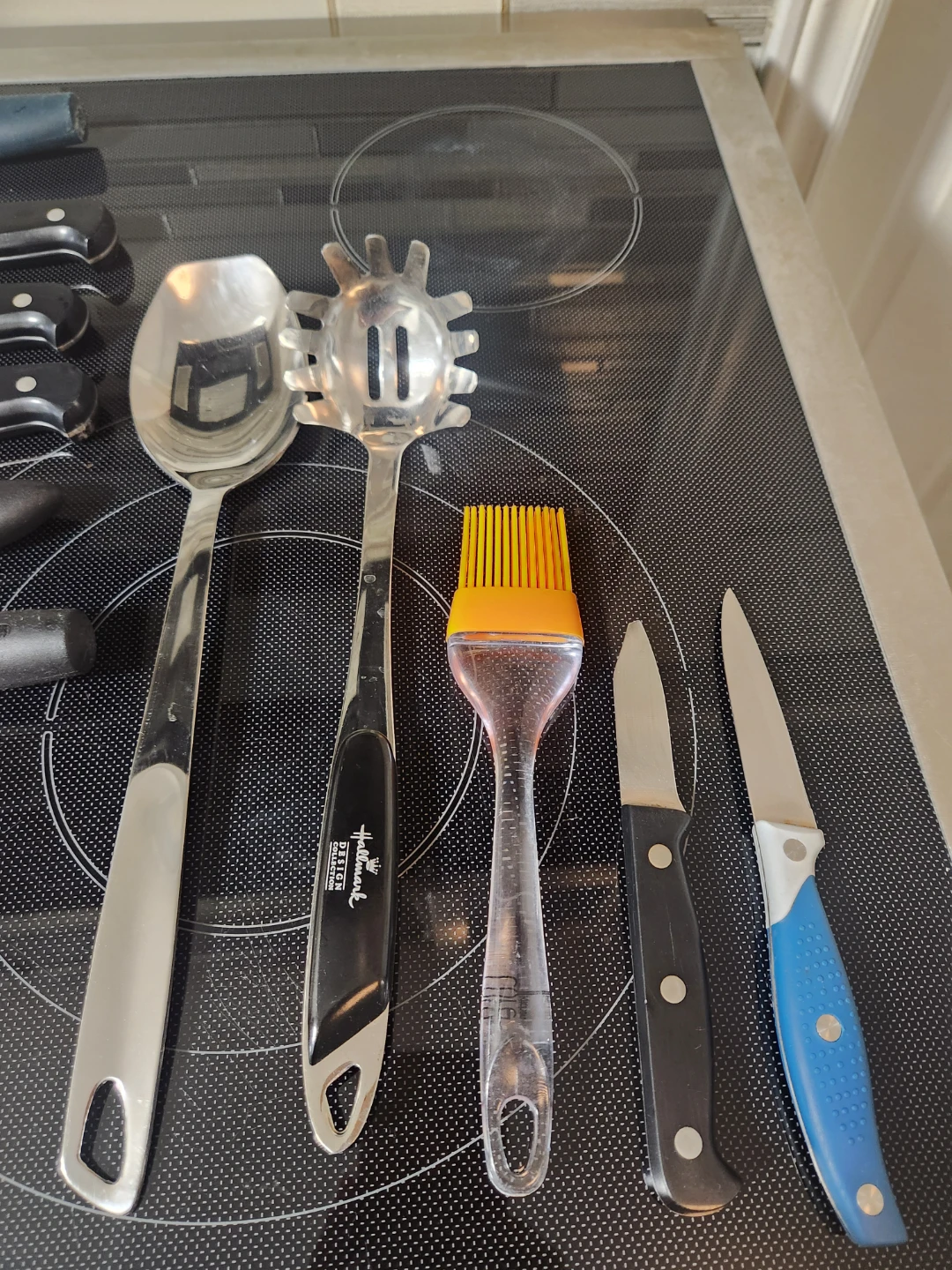 Hallmark Kitchen Utensil Set