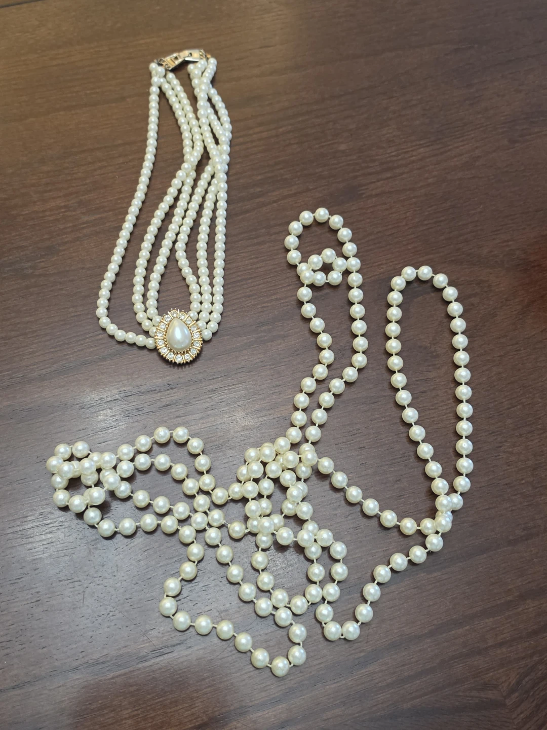 Set of Two Faux Pearl Necklaces ⚽️