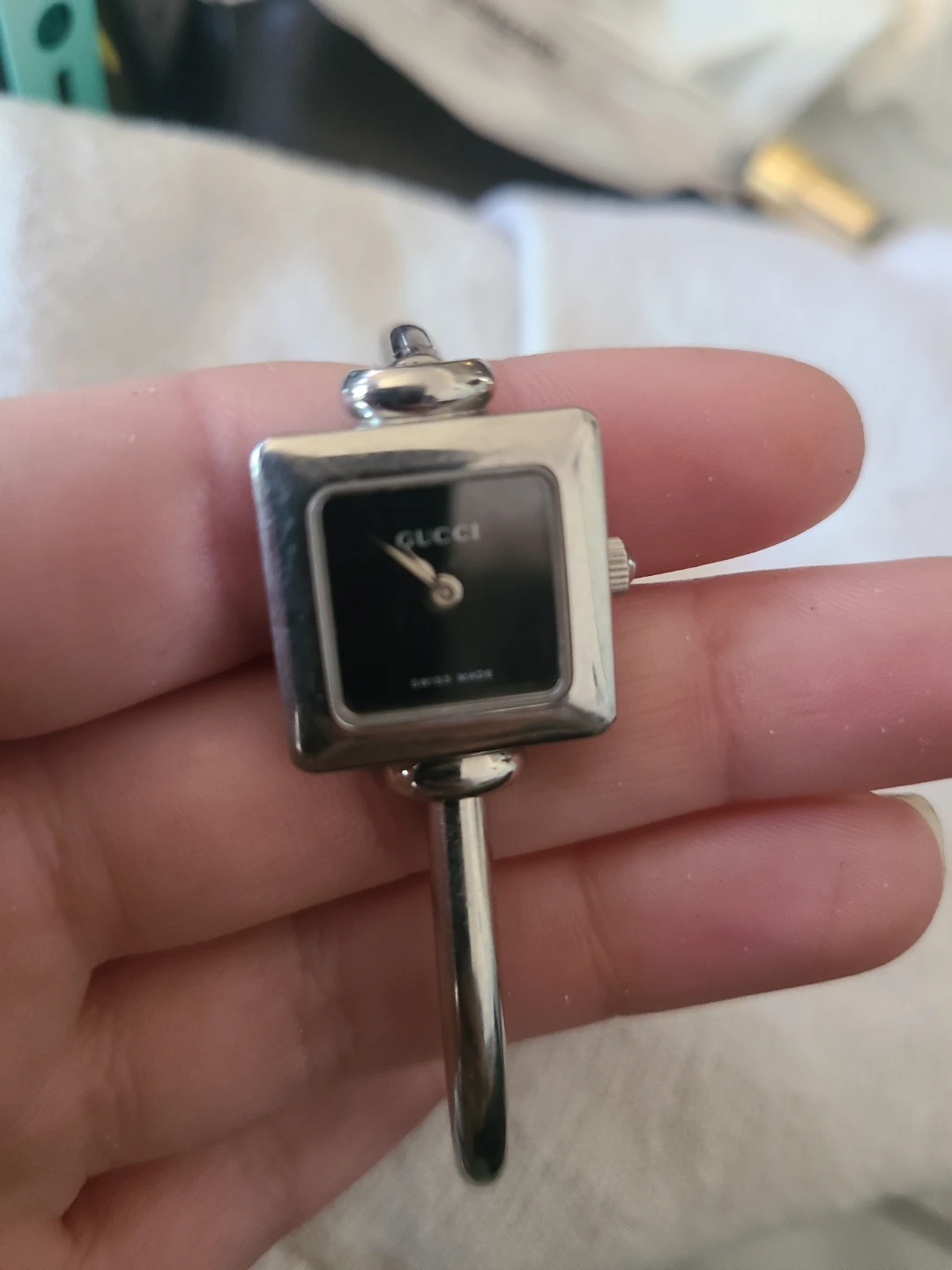 GUCCI 1900 L Bangle Watch