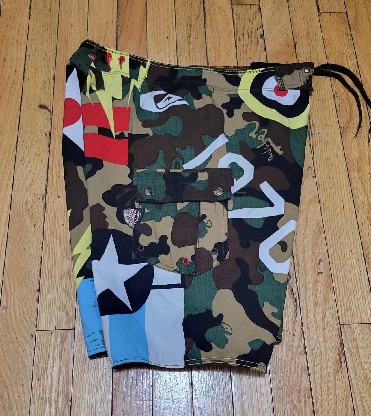 Quiksilver Camo Board Shorts Size 32 - photo 5