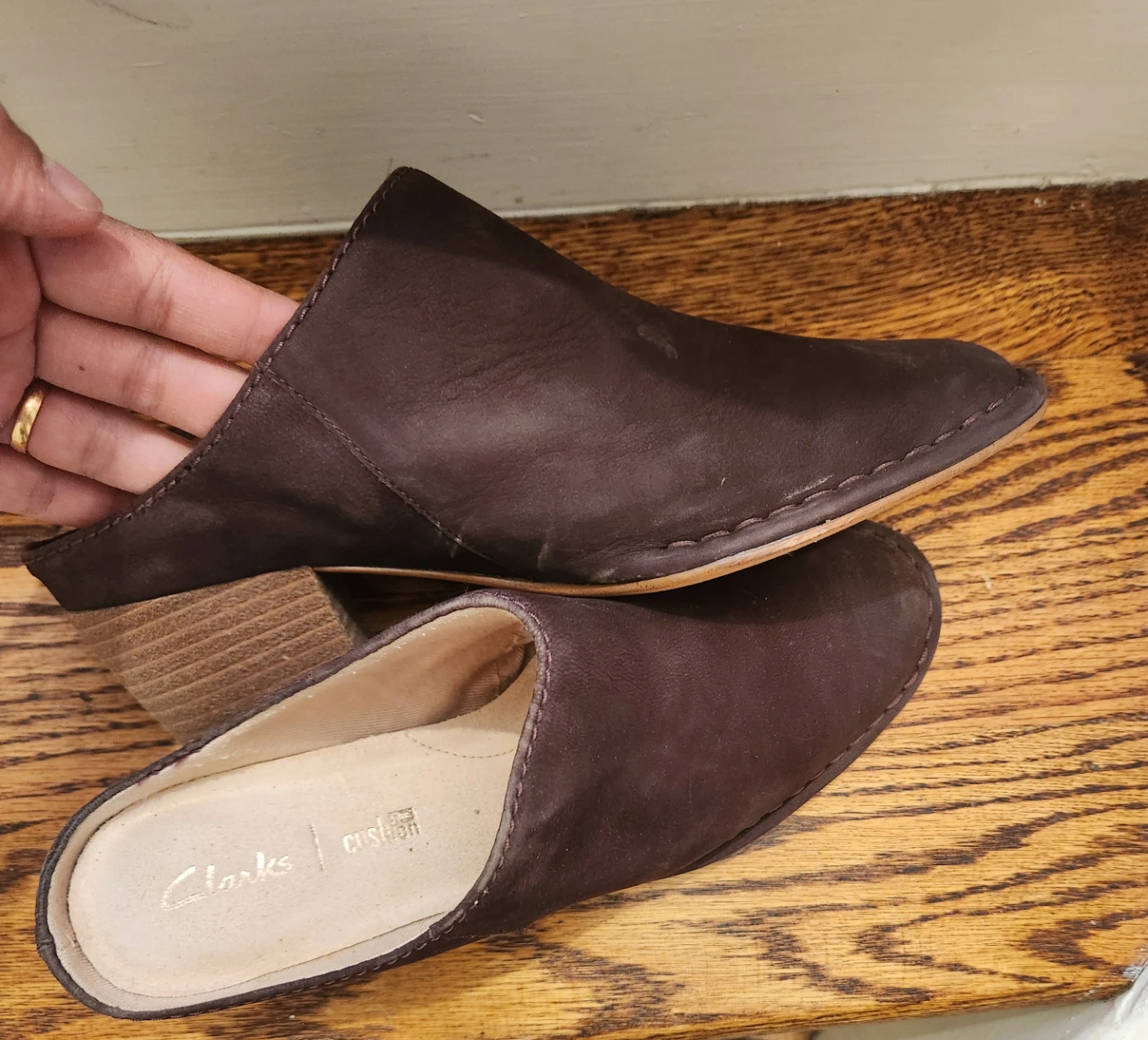 Clarks Suede Mules Size W7.5 - photo 2