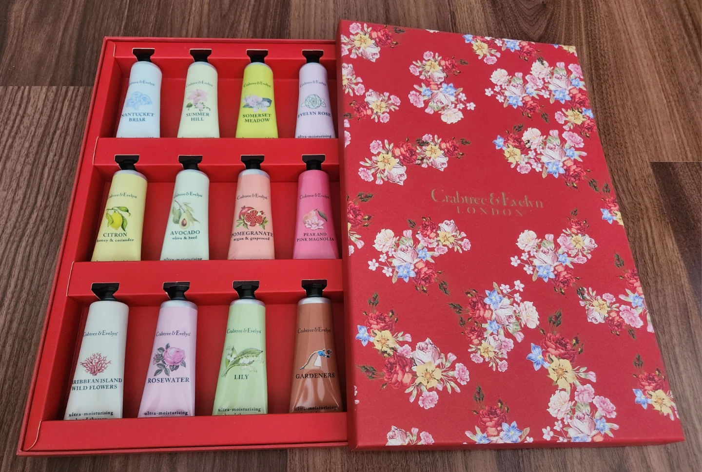 ⚽️ Crabtree & Evelyn Hand Cream Set(12 pcs)