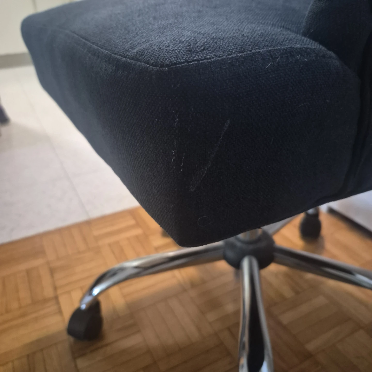 💺 Tufted Office Chair – $20 (Needs to go ASAP!) - photo 5