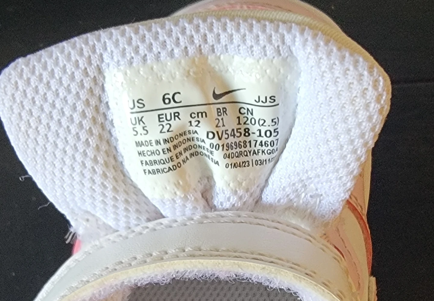 Nike Baby Girl Pink & White Sneakers Size 6C - photo 3