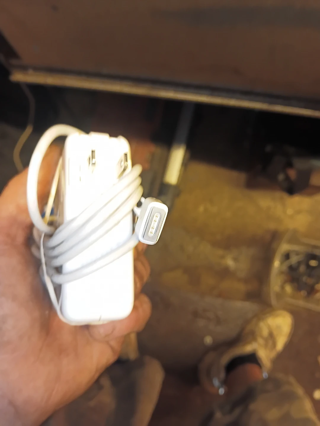 Apple 85W MagSafe Power Adapter