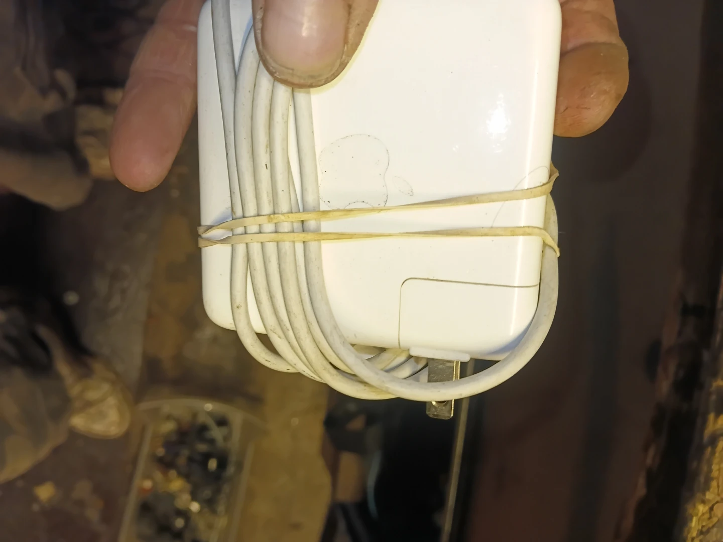 Apple 85W MagSafe Power Adapter - photo 2