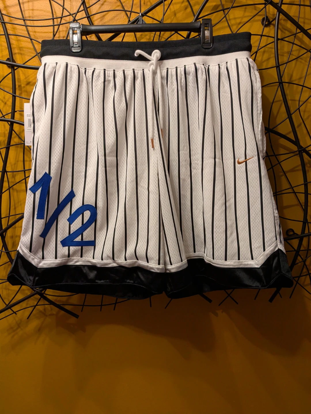 Nike Mens DNA Basketball Shorts White Black Pinstripe "1/2" NWT