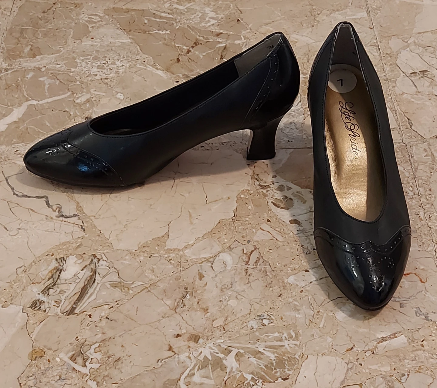 LifeStride Black Wingtip Heels size 7 - photo 2