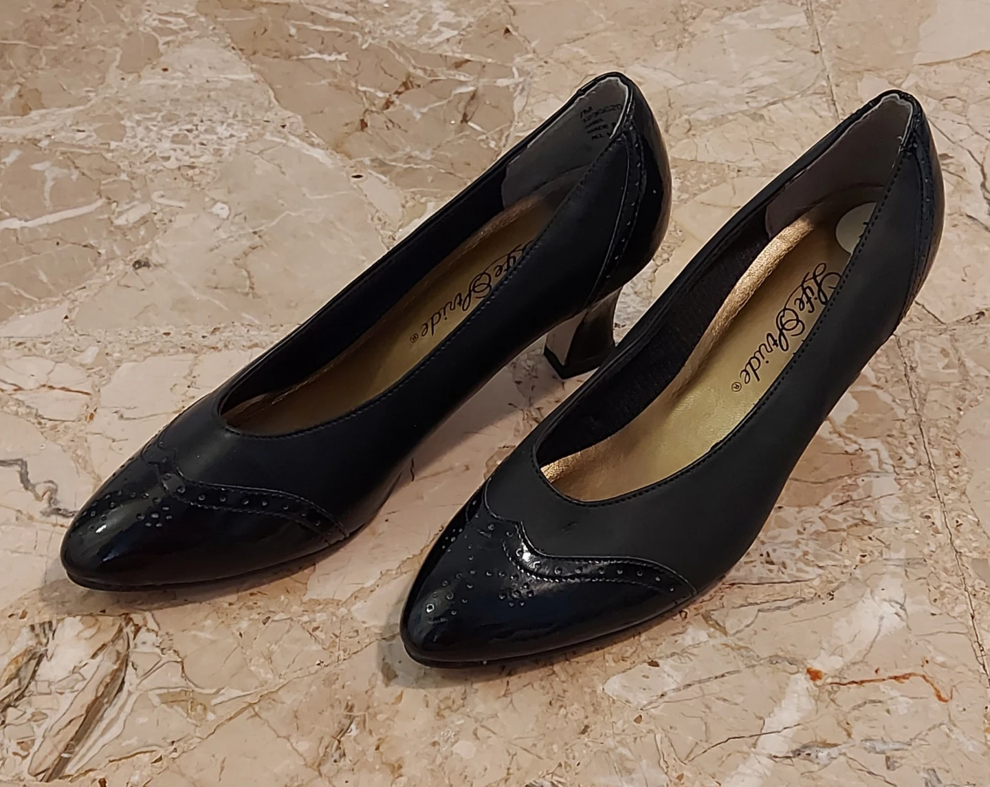 LifeStride Black Wingtip Heels size 7 - photo 3