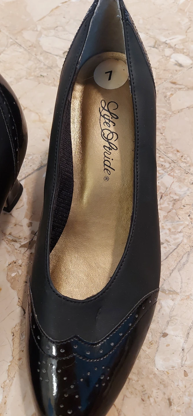 LifeStride Black Wingtip Heels size 7 - photo 4
