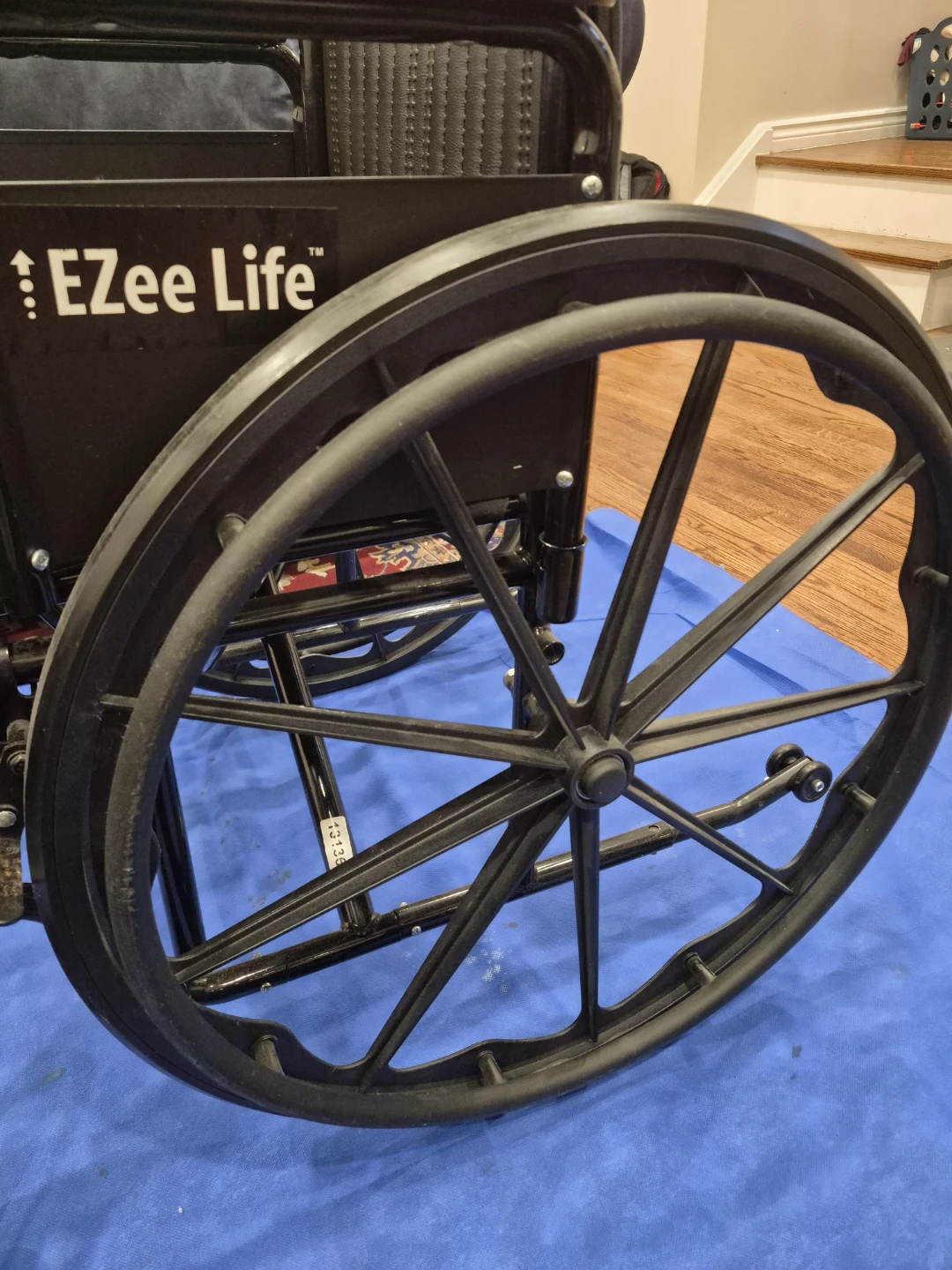 New Ezee life chair with wheels - photo 3