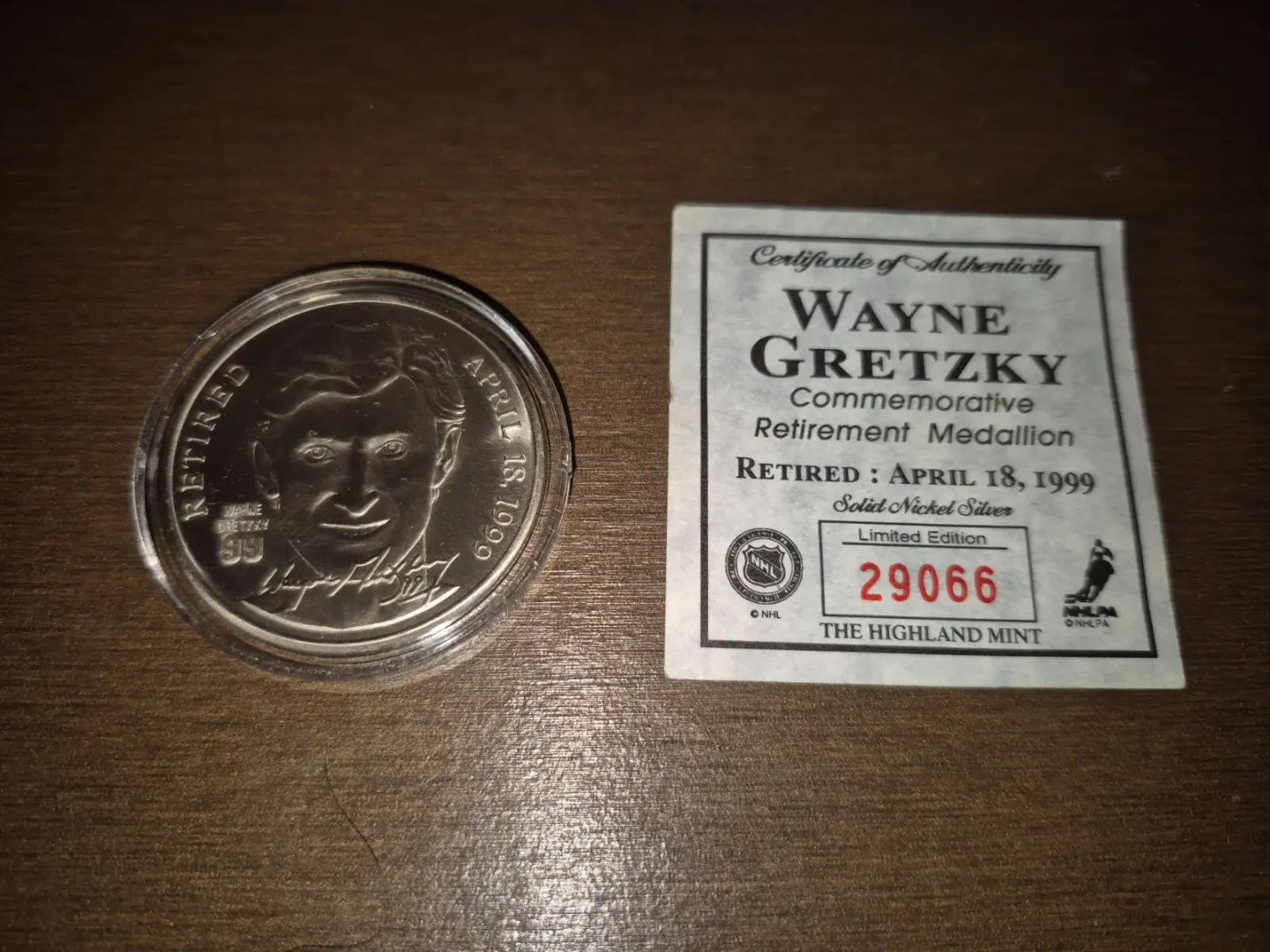 Wayne Gretzky Commemorative Retirement Medallion ⚽️