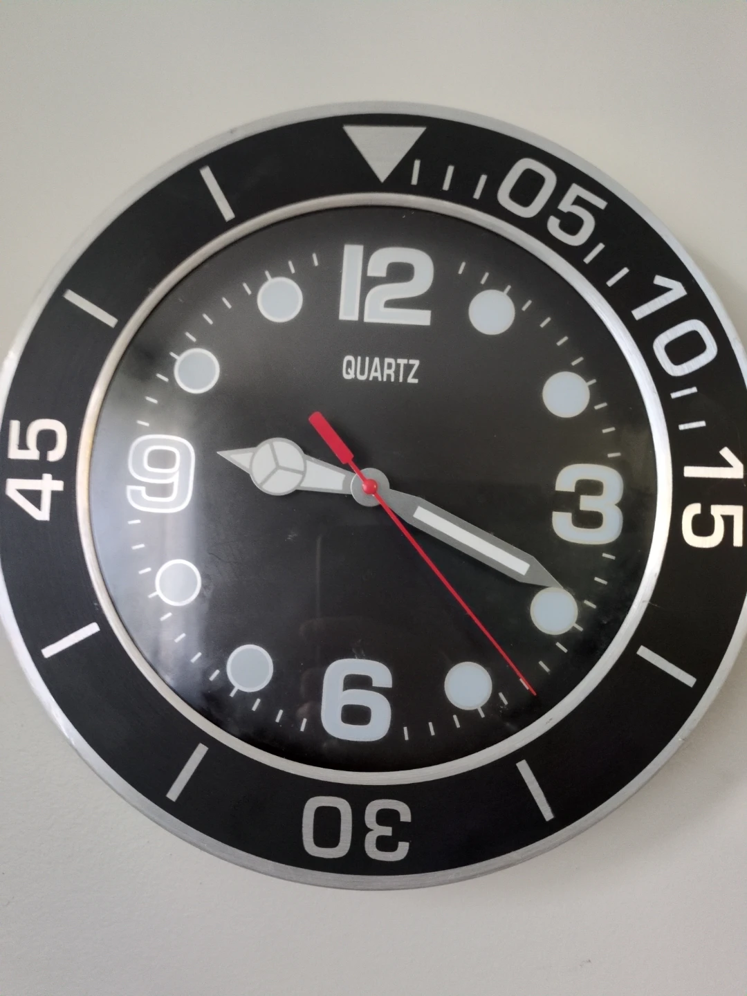Black and Silver Quartz Wall Clock