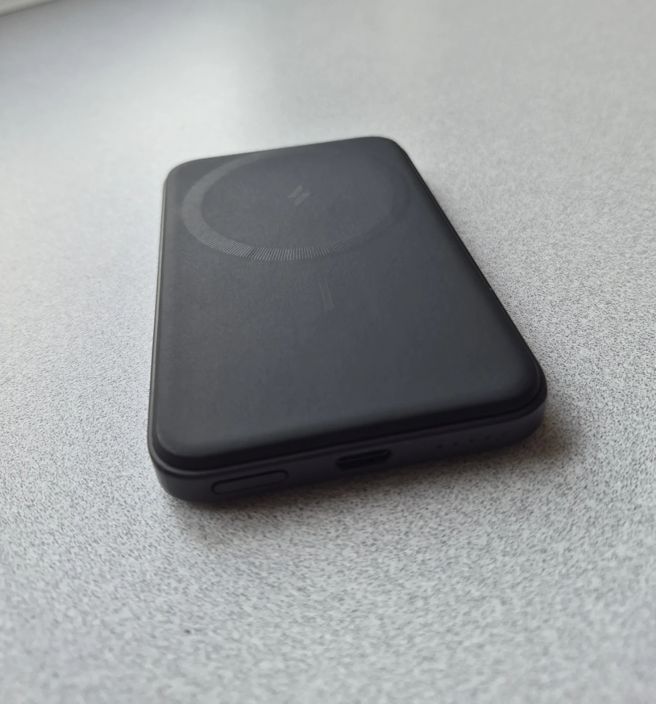 Anker Magnetic Power Bank and Charger - photo 4