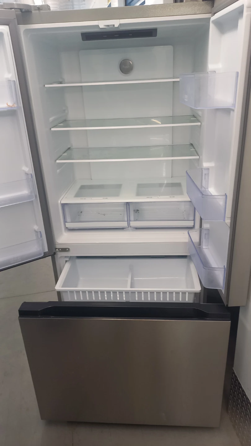 Refrigerator - photo 2