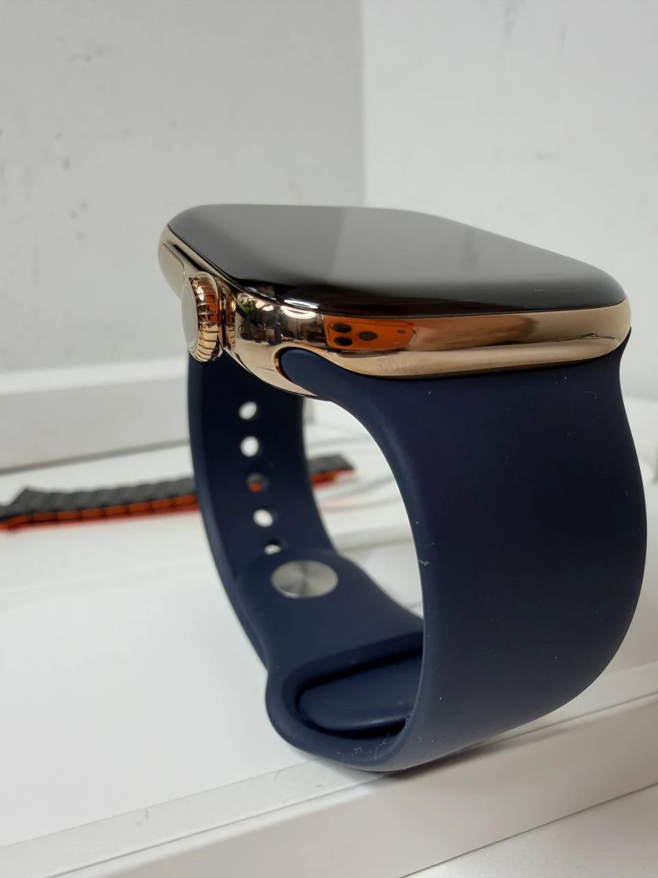 Apple watch Series 10 Titanium Gold 46mm - photo 5