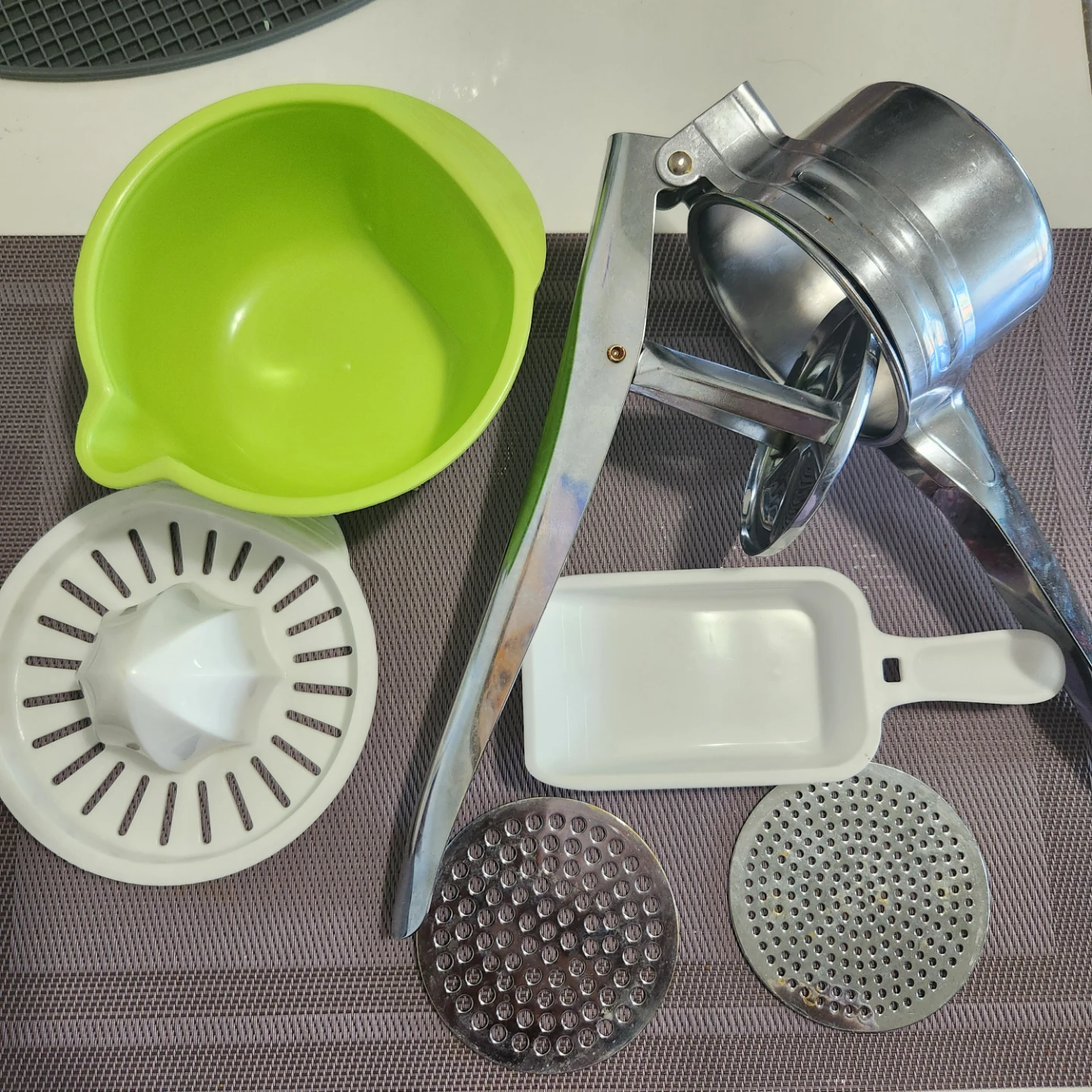 Multi-function kitchen press with accessories - photo 2