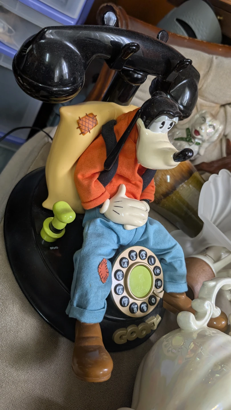 Disney Goofy Rotary Dial Telephone - photo 4