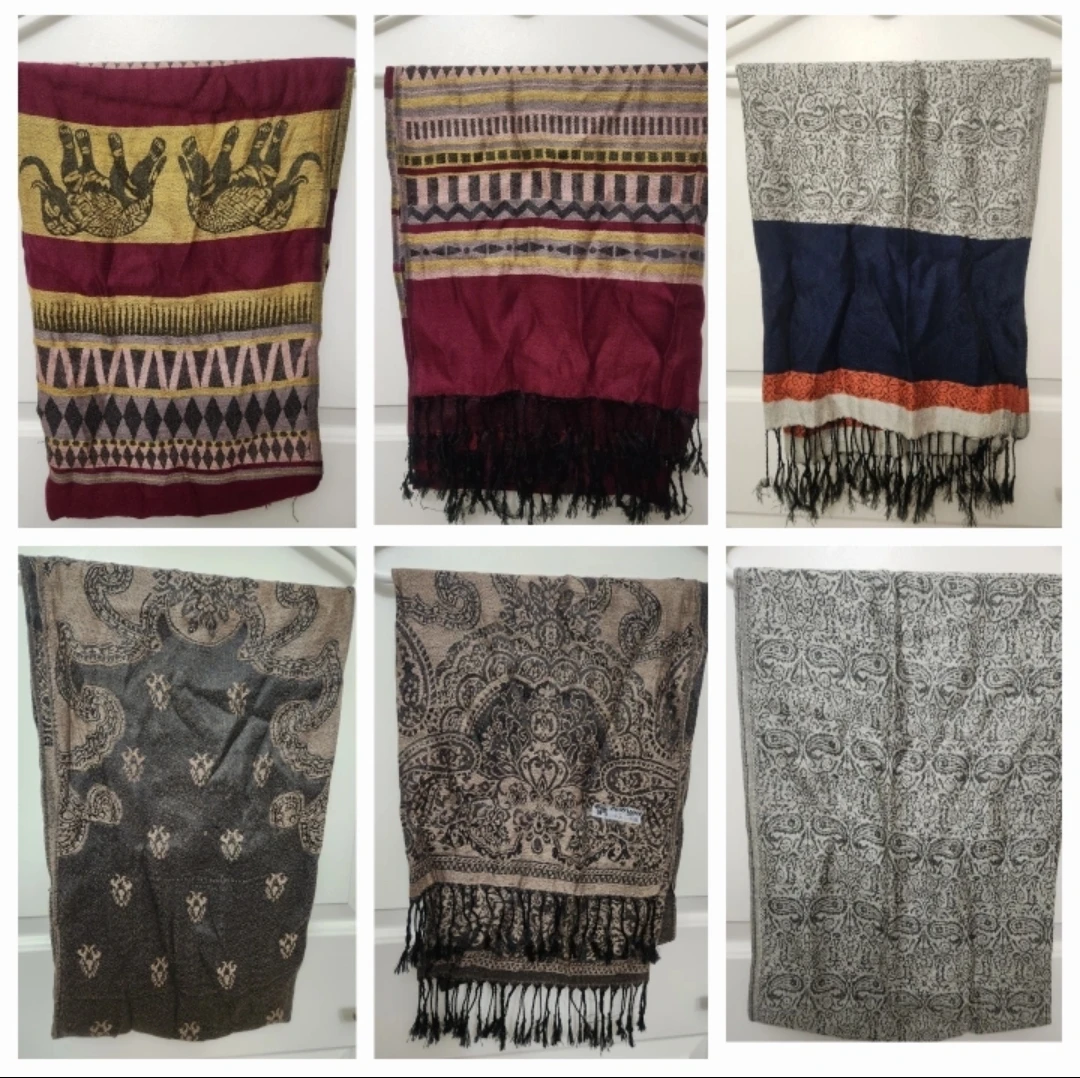 ⚽ Selection of Stylish Scarves (3)