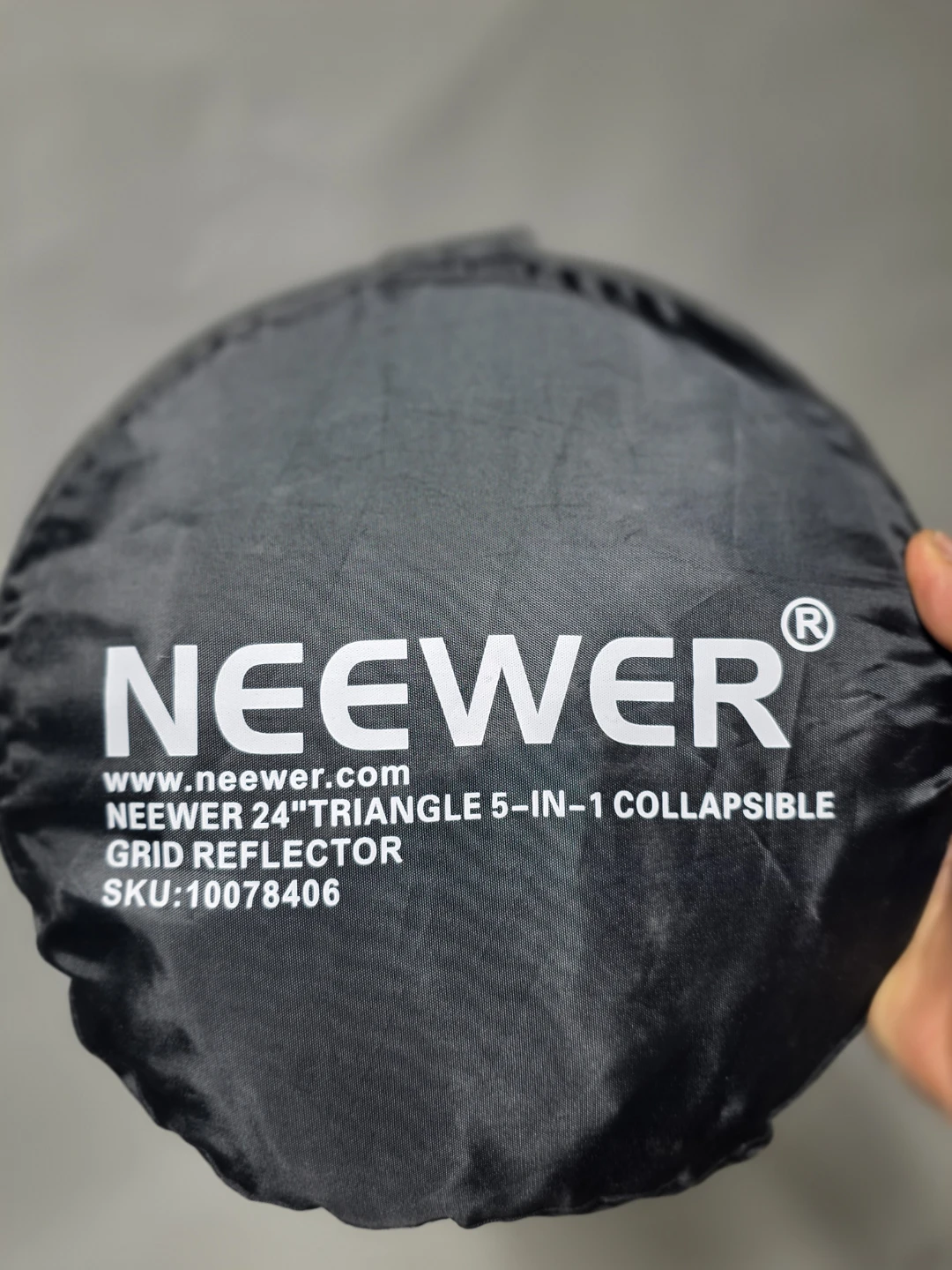 Neewer 24" Triangle 5-in-1 Collapsible Grid Reflector