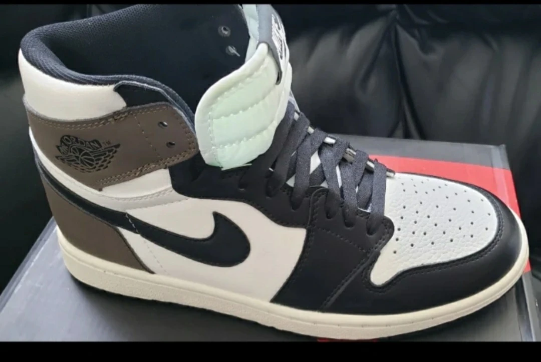 Brand new Mocha Air Jordan 1 Retro High OG "