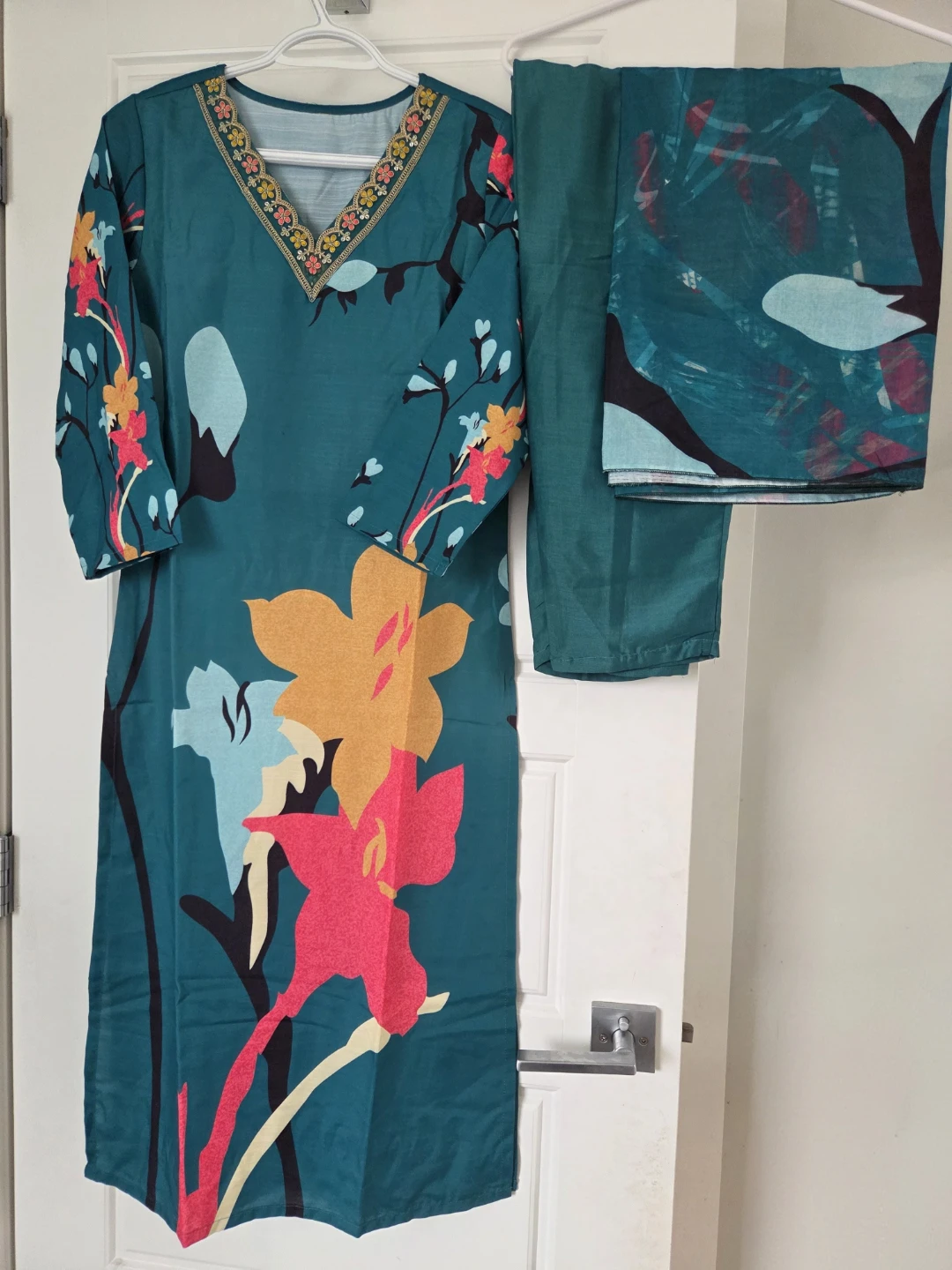 Brand new suit - size Small (36)