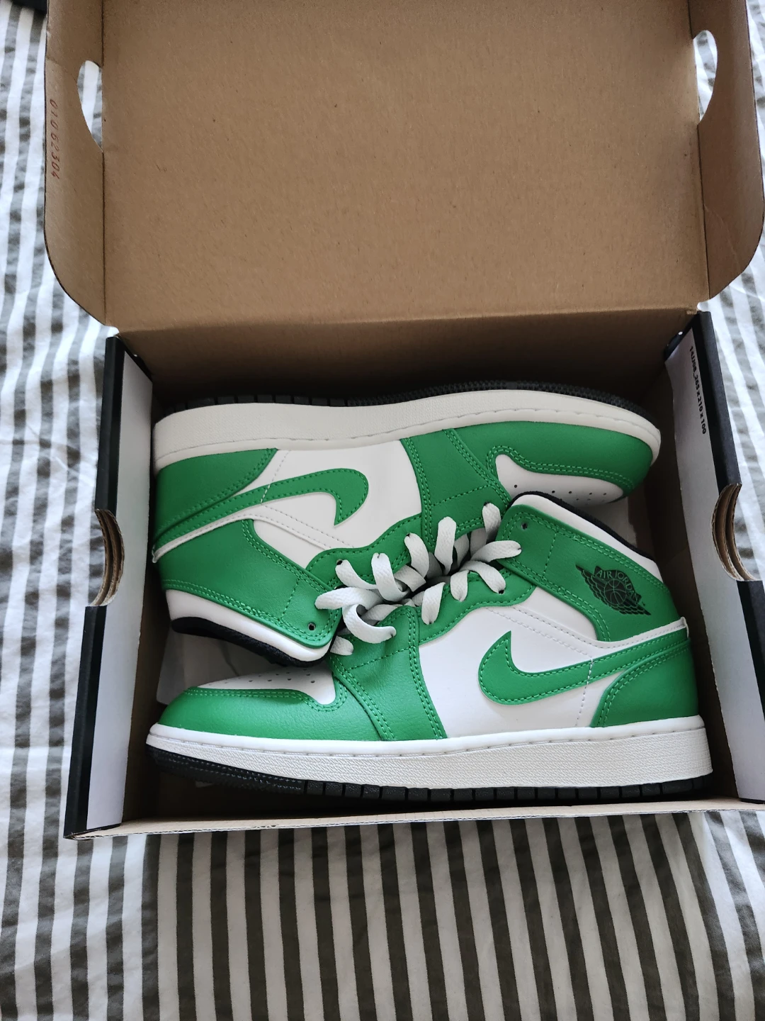 Air Jordan 1 Mid (GS) Lucky Green/Black/White