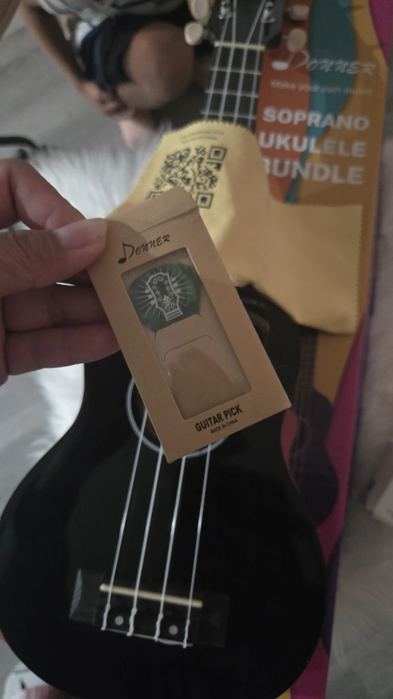 Donner Soprano Ukulele Bundle with Tuner and Picks - photo 5