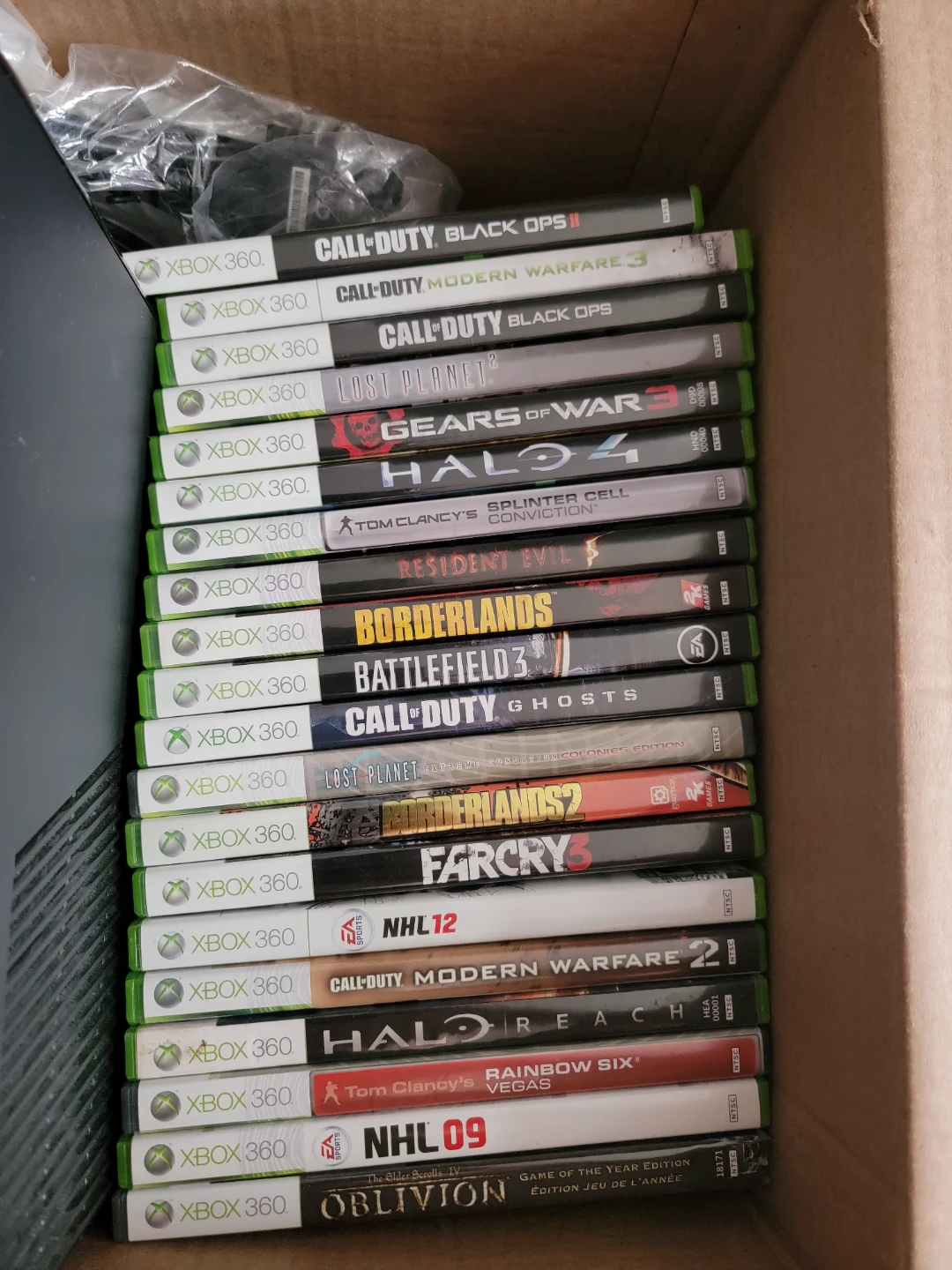 Xbox 360 Console with 18 Games and Controllers - photo 2