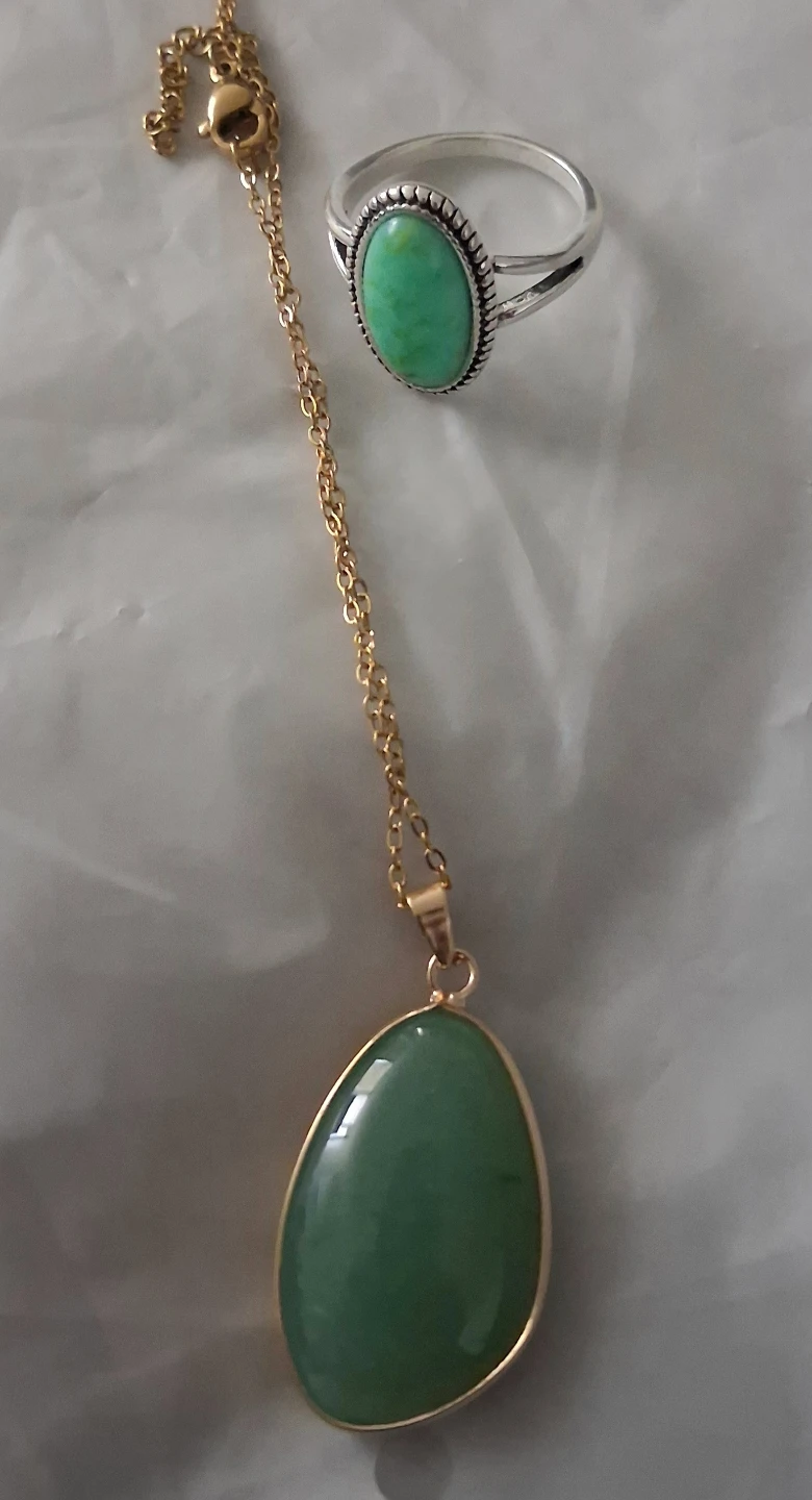 Green Stone Pendant Necklace and Ring Set - photo 3