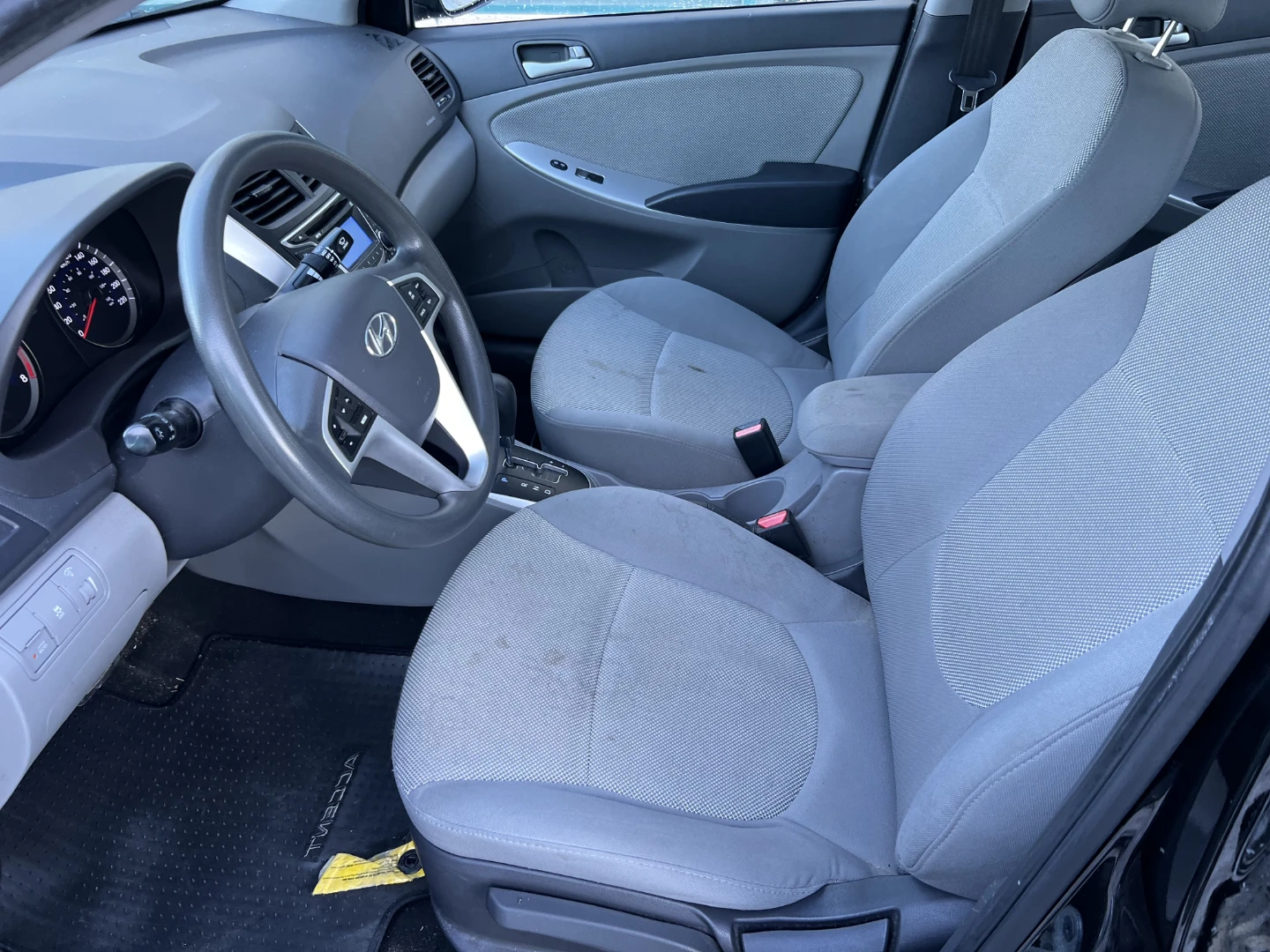 2012 Hyundai Accent Gls - Auto | 192,500 KM | Black - photo 2