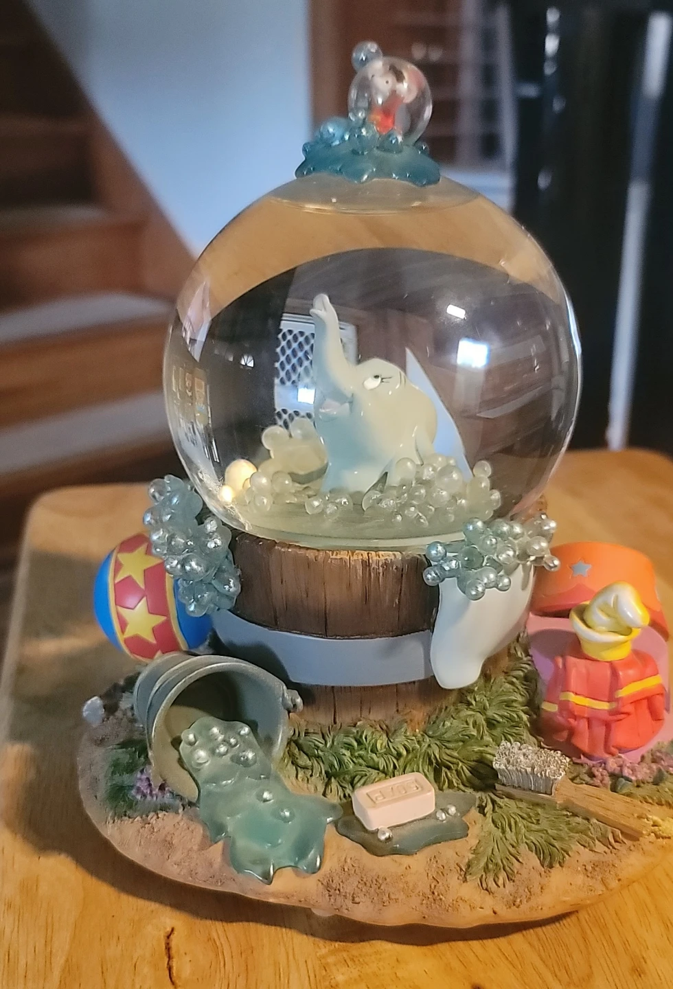 Retired Disney Dumbo Musical Snow Globe – 9" Tall - photo 4