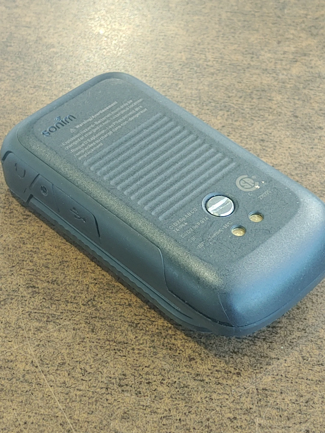 Sonim XP3 flip Phone - photo 3