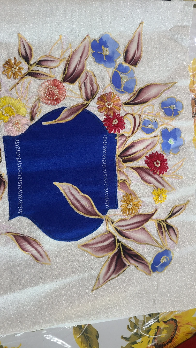 Embroidered Fabric Appliques - Floral Designs - photo 5