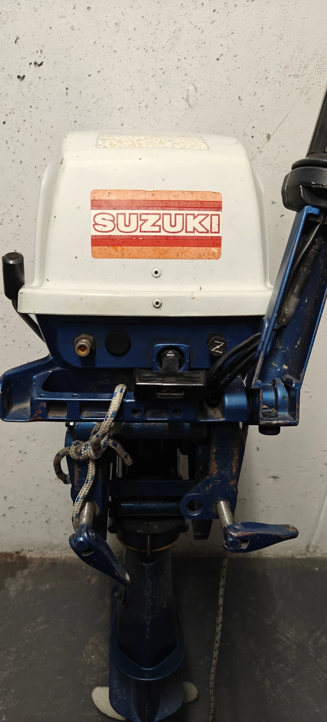 Free Outboard Motor, pickup only, Downtown Toronto - photo 2