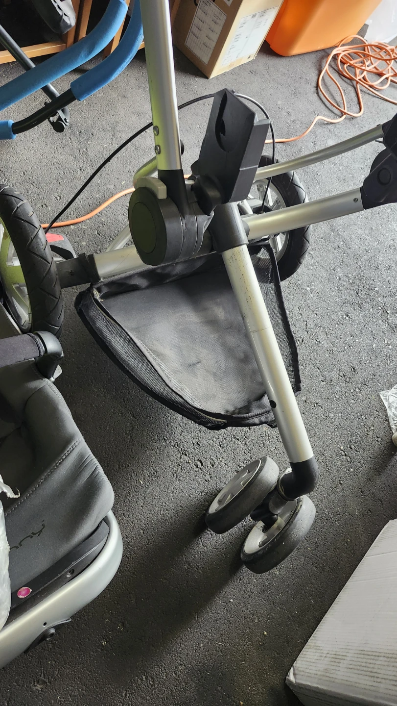 Quinny Buzz Stroller + - photo 3