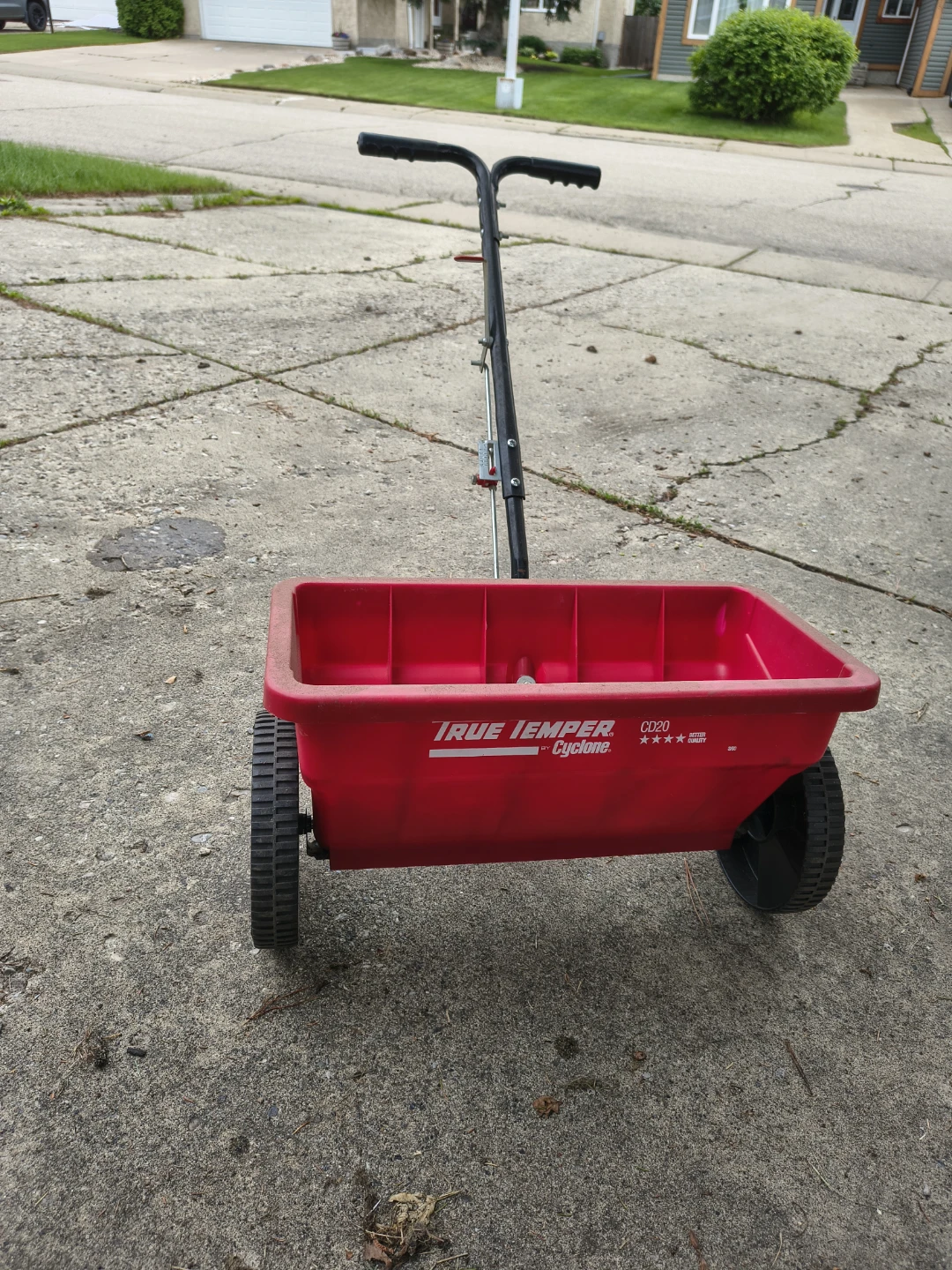 True Temper CD20 Cyclone Spreader