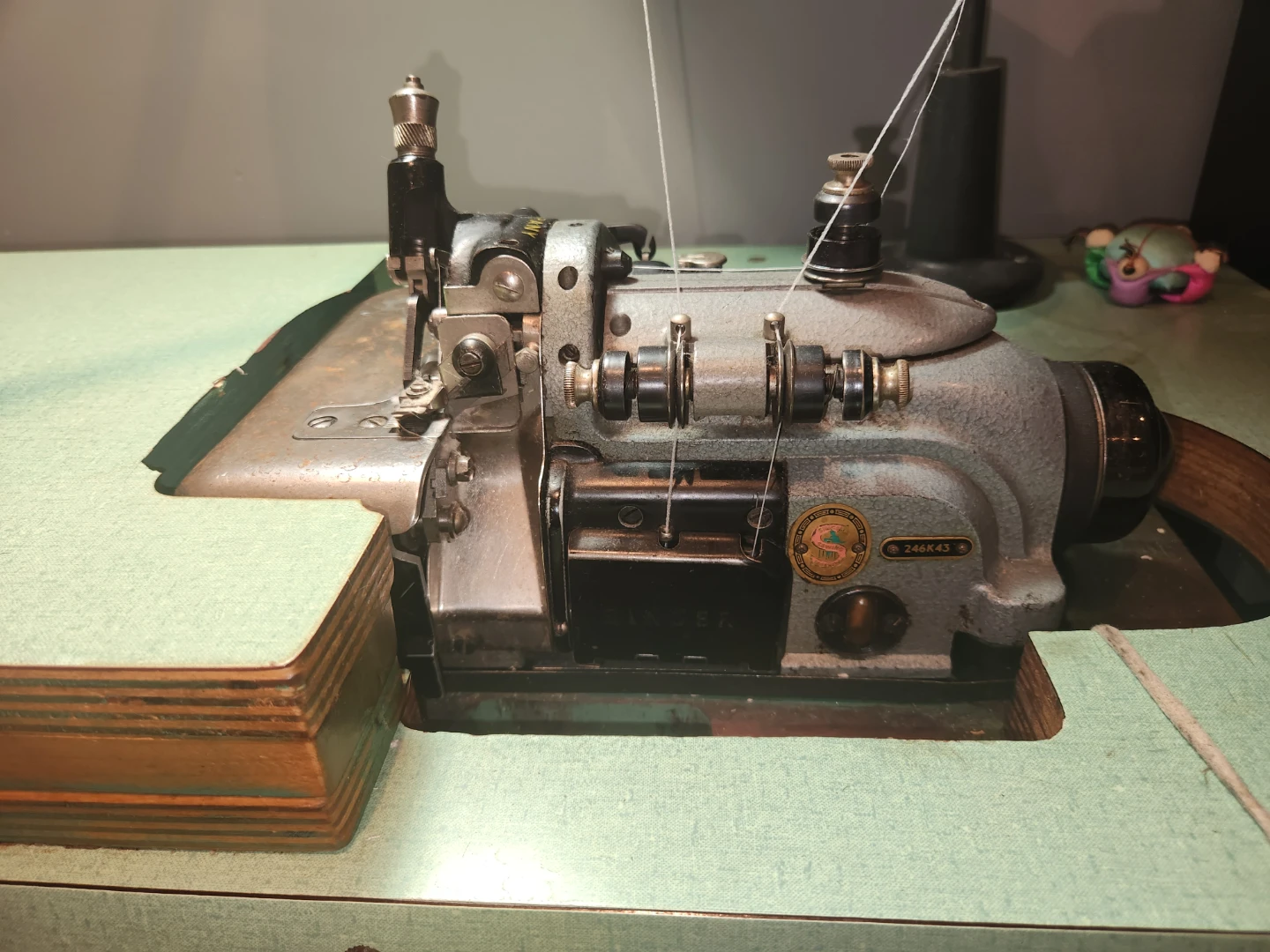 Singer 246K43 Industrial Serger Sewing Machine - photo 2