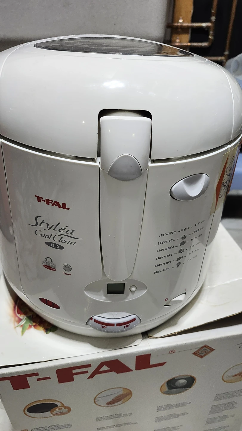 T-fal Styléa Cool Clean Deep Fryer 1250 - photo 3