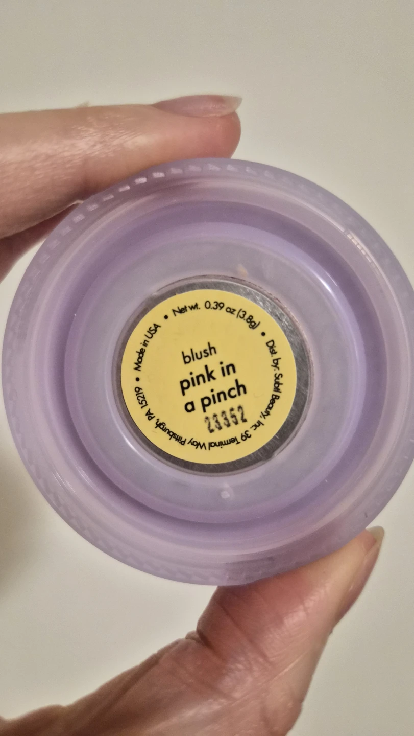 Subtl stack powder blush in pink